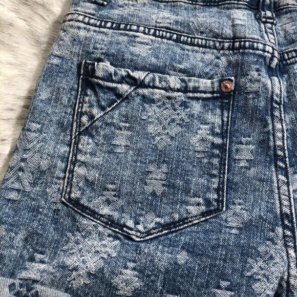 Mossimo blue high rise patterned boho denim jean shorts size 6 - Picture 6 of 6
